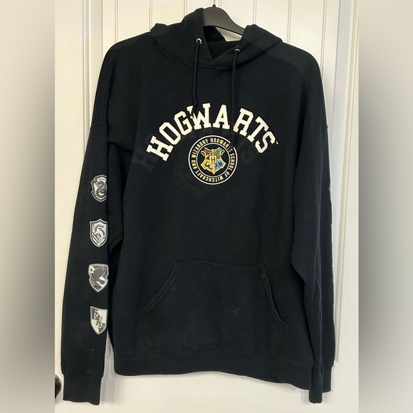 Wizarding World Of Harry Potter Other - Harry Potter Hogwarts Hoodie XXL | Black Oversized Spellout Crest